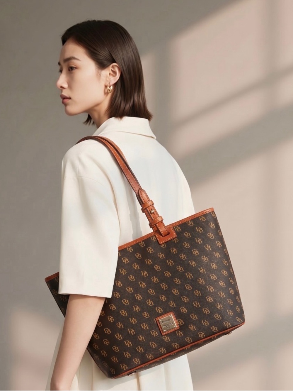 Dooney and Bourke tote